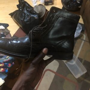 Men’s black dress boot